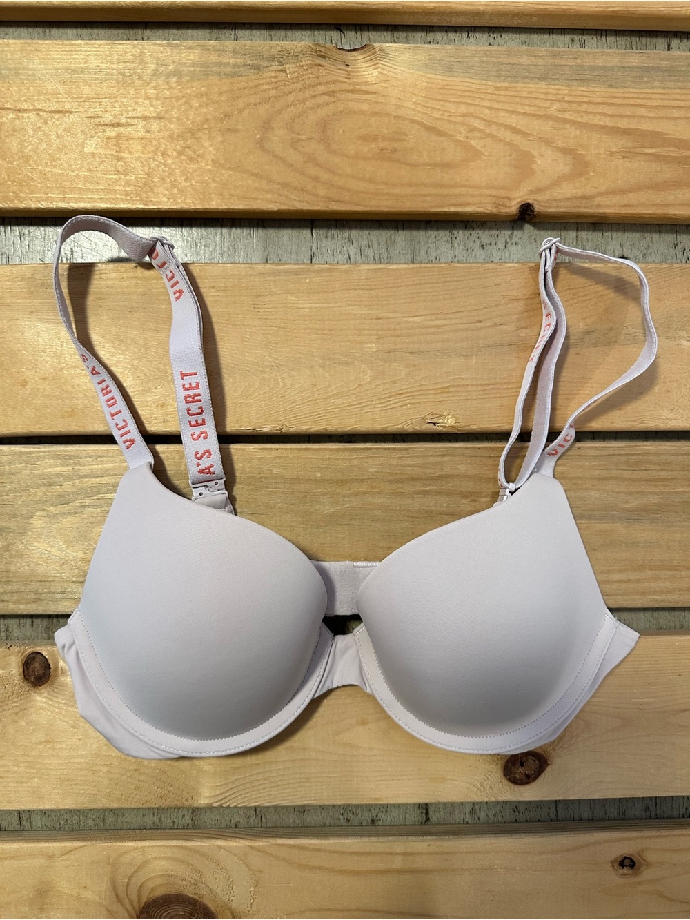 Pink Victoria secret pink t-shirt push-up
Full coverage logo straps size 32B